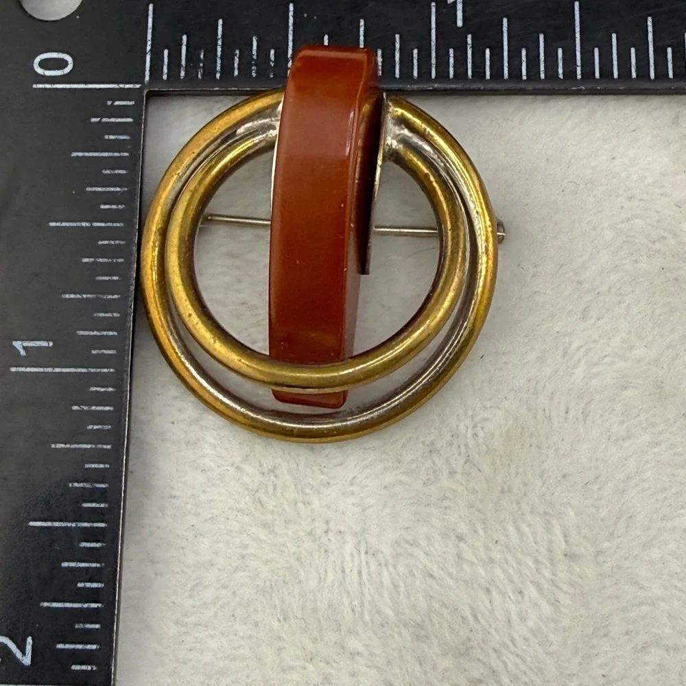 Vintage Bakelite Brooch Gold Tone Round
